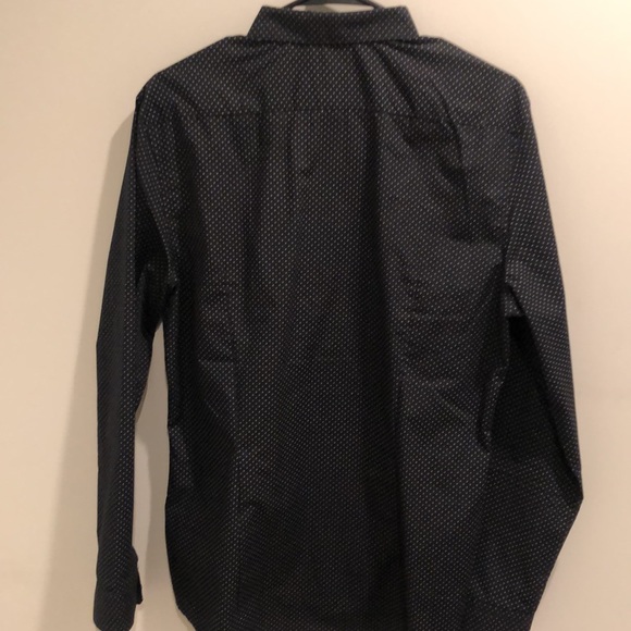 H&M easy iron, slim fit black button up - Picture 2 of 3